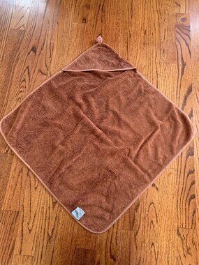 Garbo & Friends Hooded Cotton Towel MSRP $68 | Cinnamon Rust | 28.5" X 28.5"